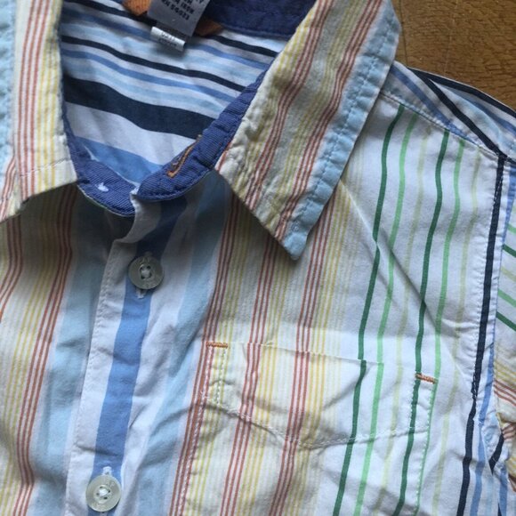 Gap Size 2 Light Striped short sleeve  Button Up collared shirt - Picture 2 of 4